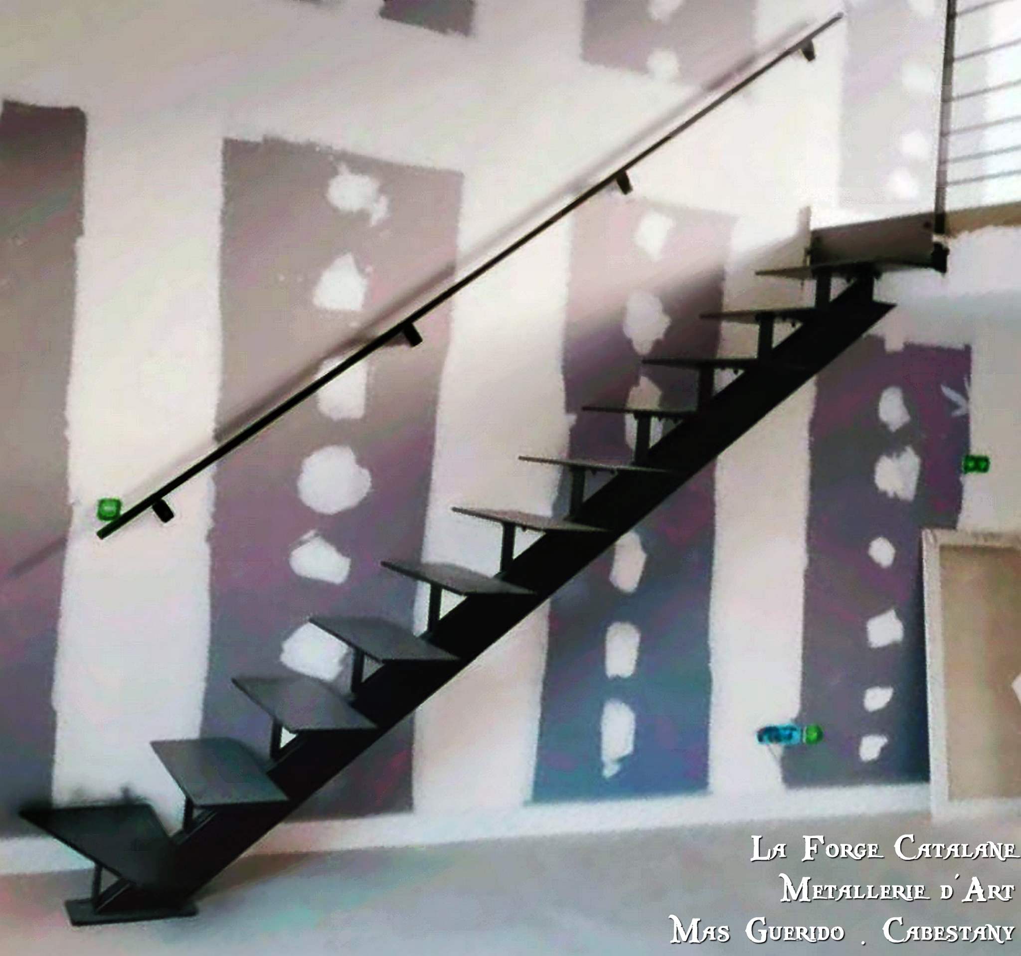 escalier droit limon central marches fer main courante tube rond forge catalane.jpg